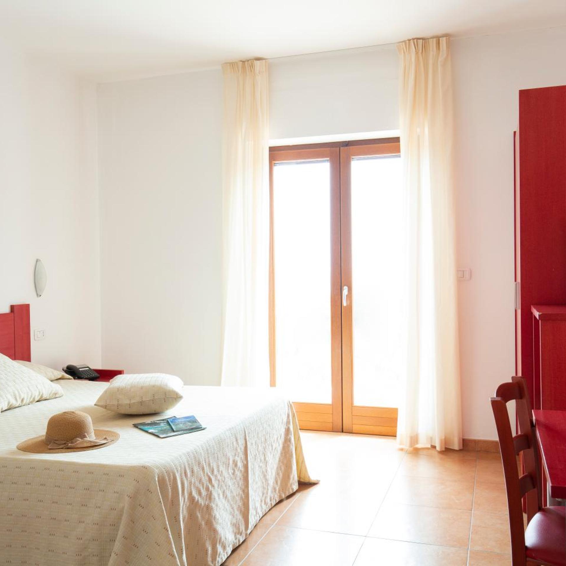 Room, Double or Twin Bed