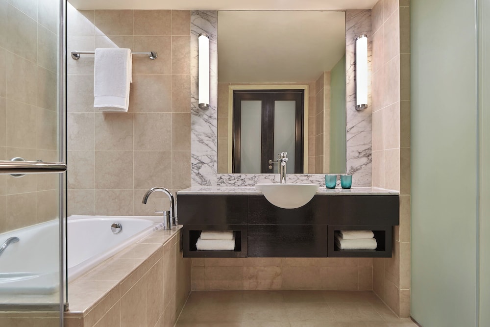 غرفة كلوب بسريرين منفصلين، The Westin Kuala Lumpur Hotel 3/5