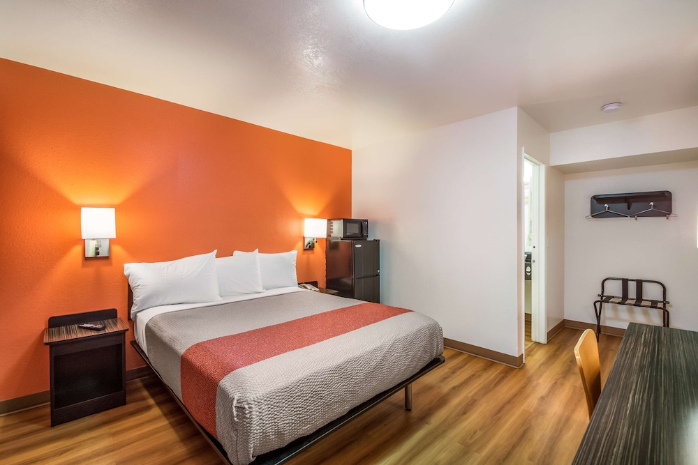 Motel6 Youngtown, AZ - Phoenix - Sun City 32/45