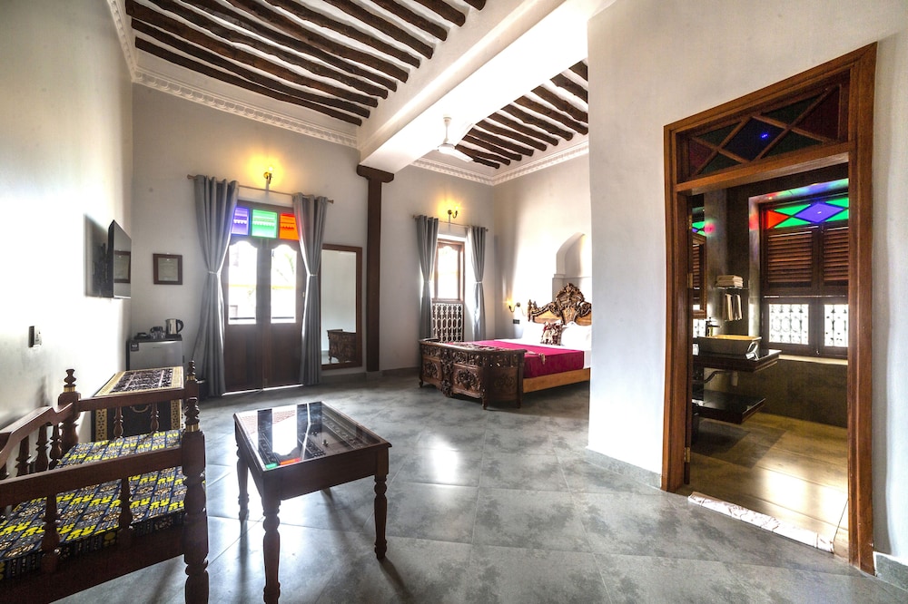 Tembo House Hotel Apartments 48/50