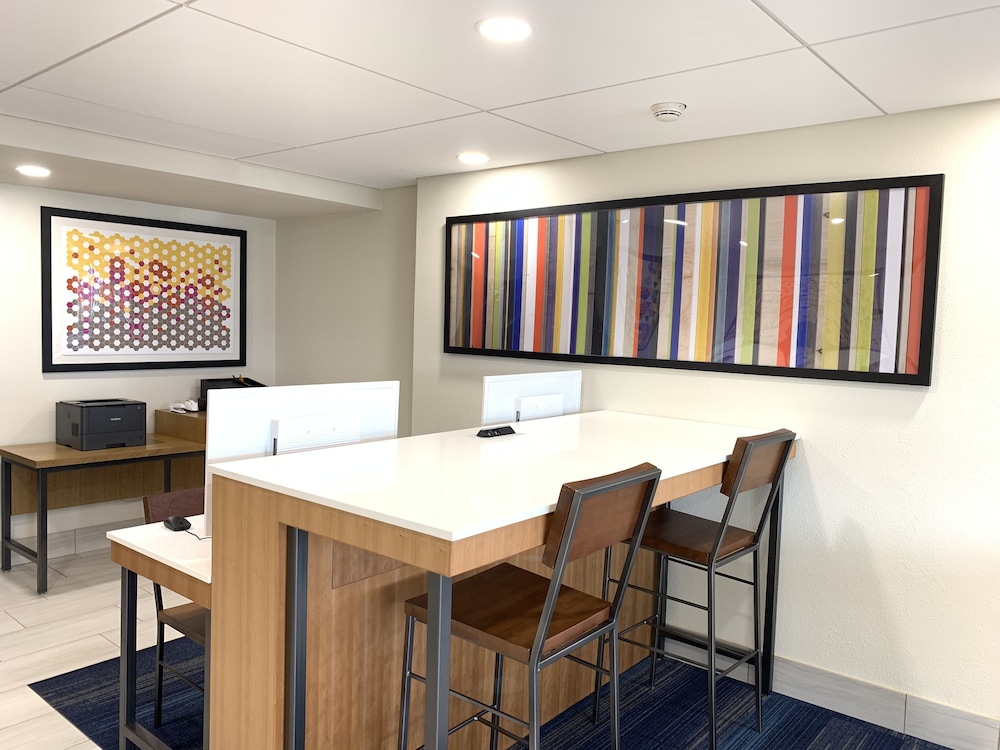 Holiday Inn Express Allentown North 60/62