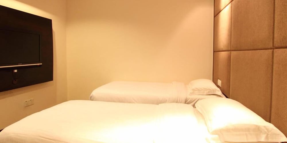 Country Hotel 21/44