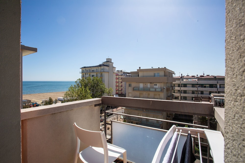 Grazia Hotel 57/58