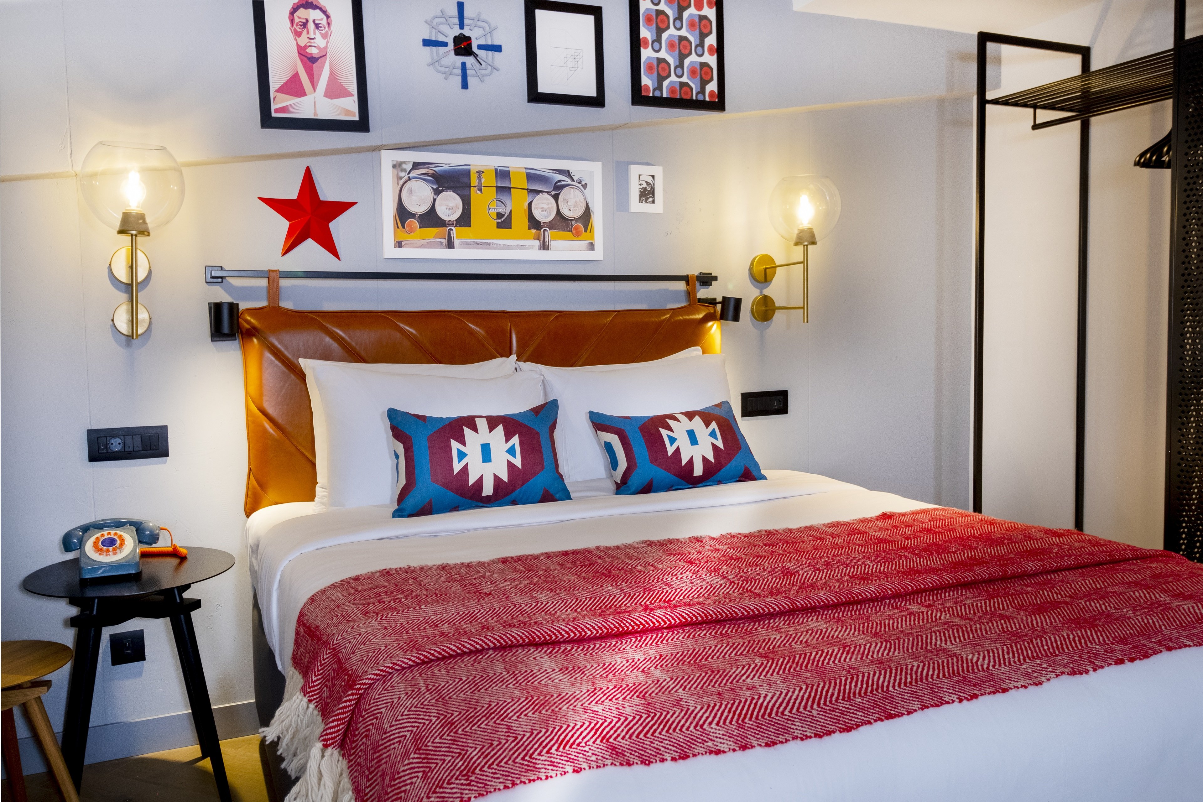Standard, Queen Bed, Street View