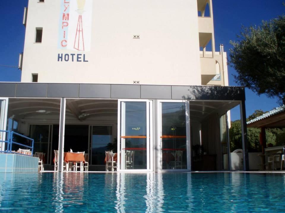 HOTEL OLYMPIC 1/44