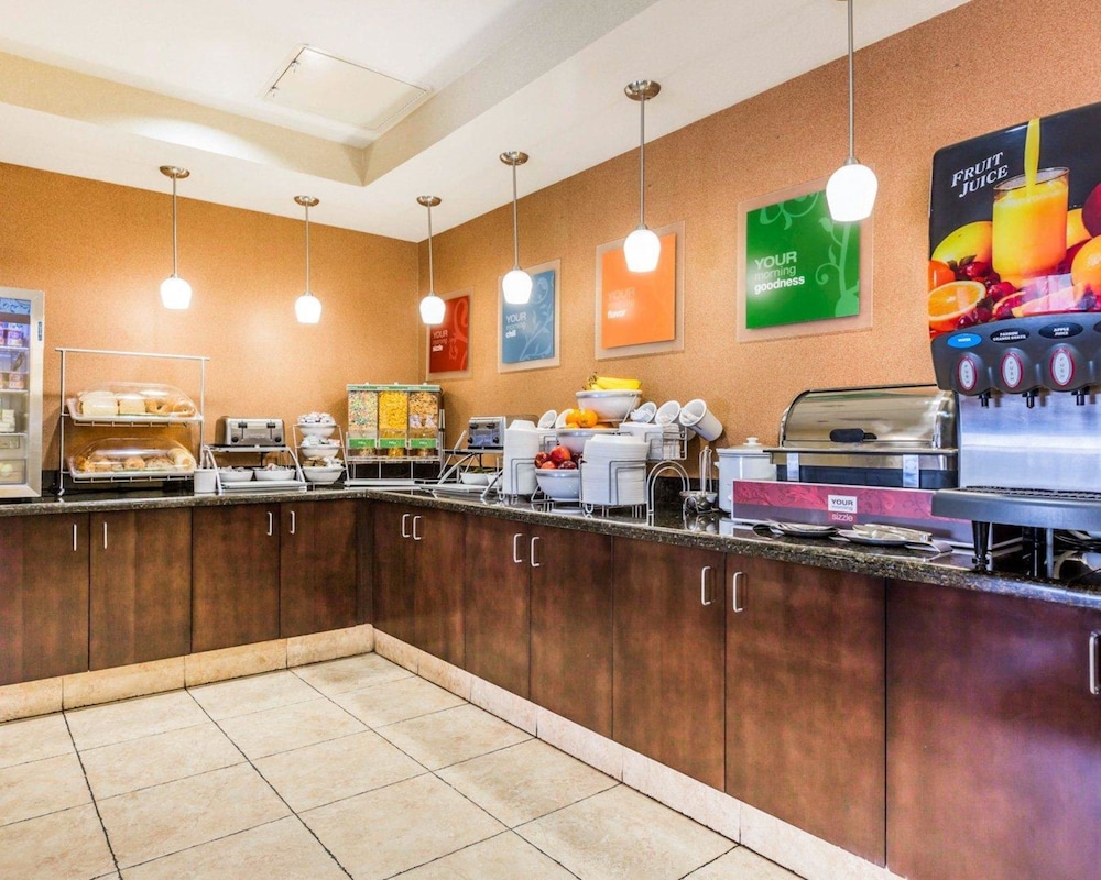 Comfort Suites Blythe, CA 36/49