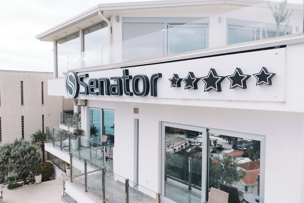 Hotel Senator 5/50