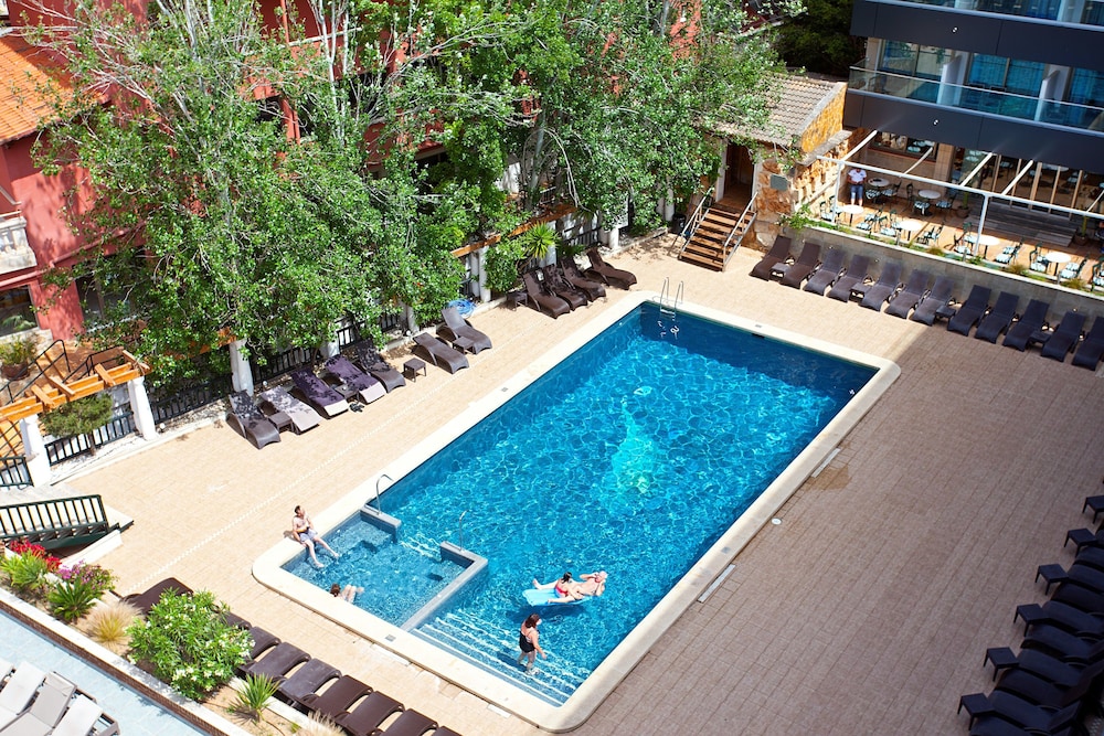 Ipanema Beach Hotel 31/34