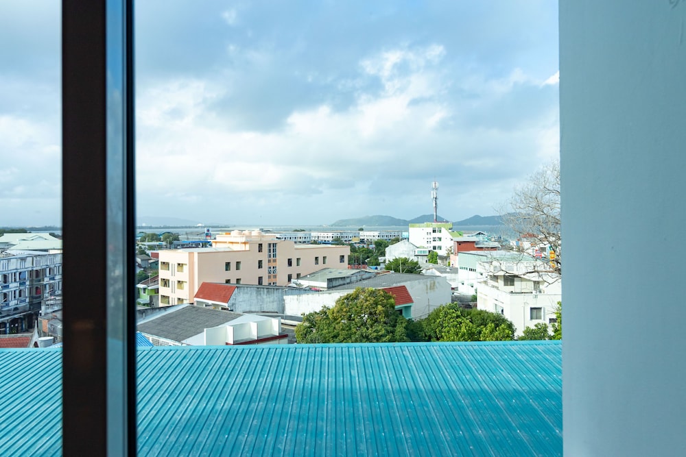 Viva Hotel Songkhla 58/66