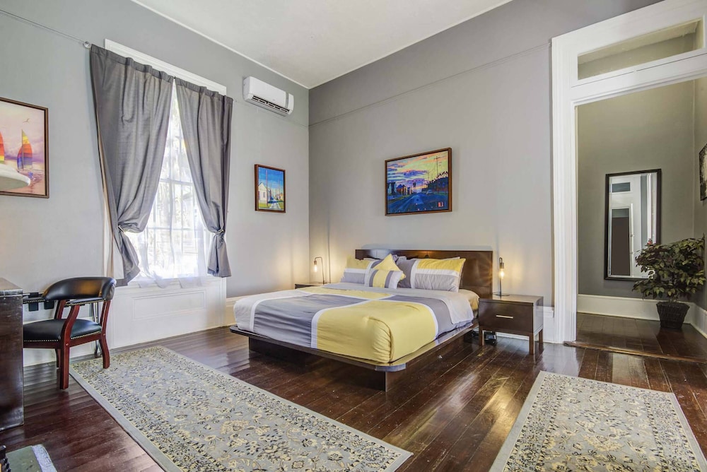 2 BEDROOMS, EDWARD, SUITE