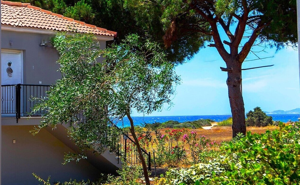 Romanos Beach Villas 46/49