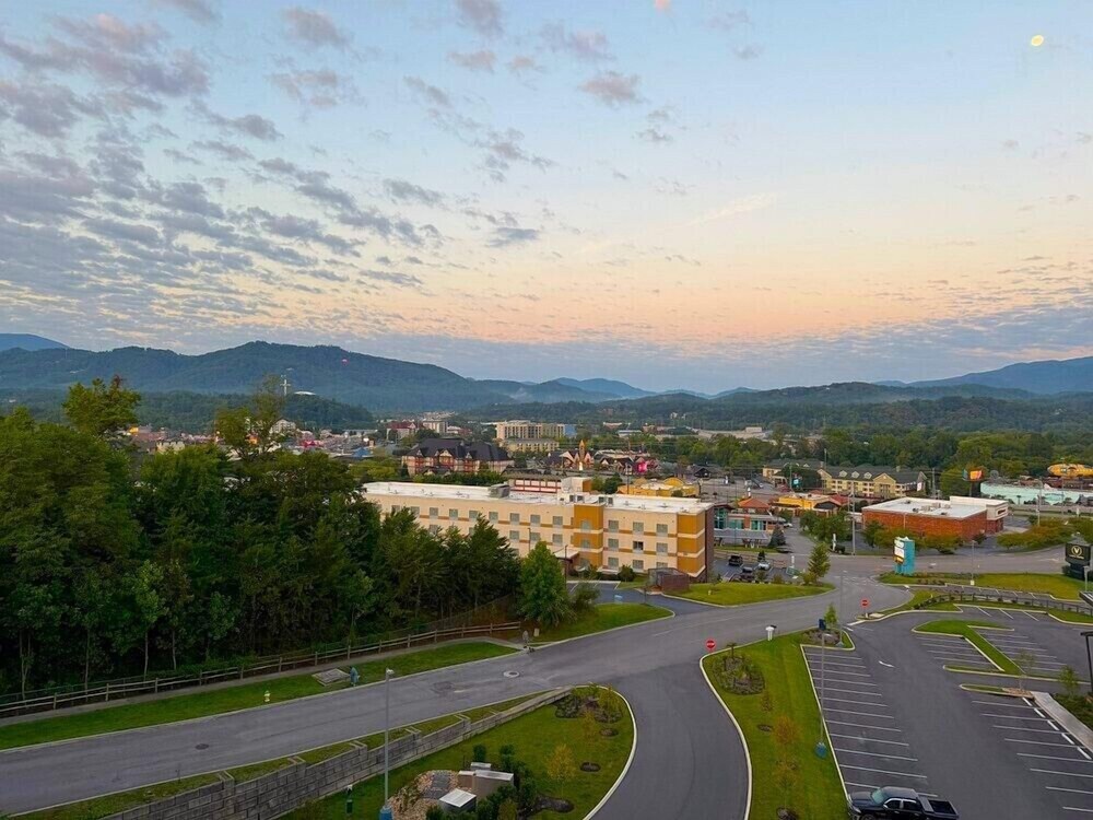 Compass by Margaritaville Hotel Pigeon Forge 32/36