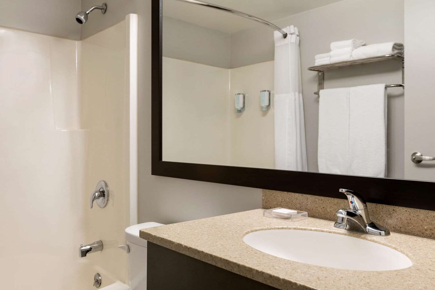 Travelodge Suites by Wyndham New Glasgow 9/11