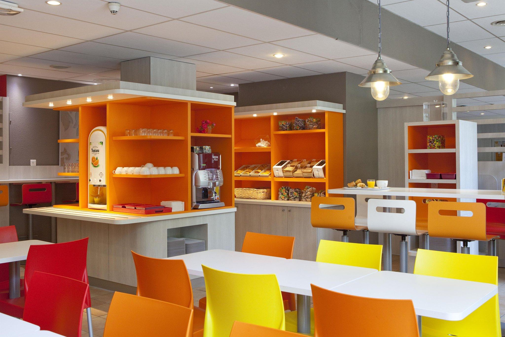 restaurant cafeteria