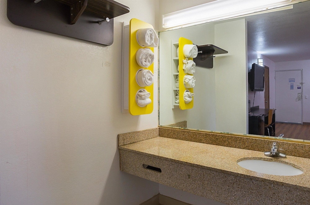 Motel6 Brinkley, AR 57/59