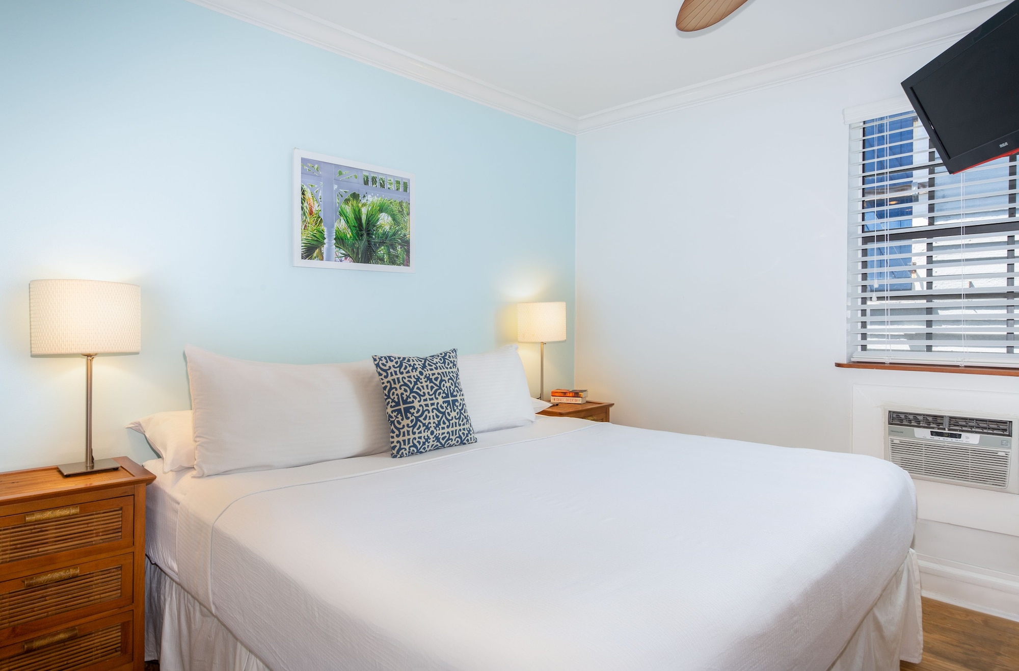 LOFT, CABANA, KING BED, SOFA