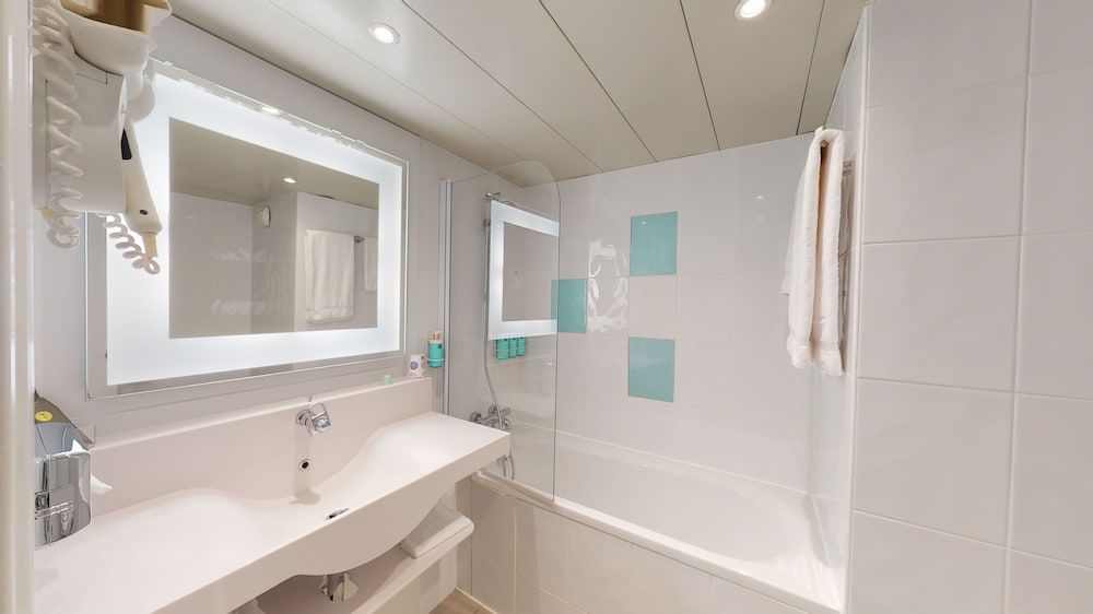 Novotel Lyon Gerland Musee des Confluences 62/62