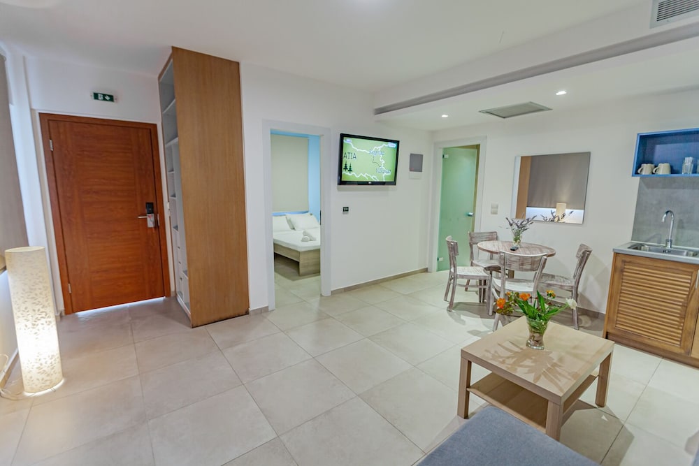 Elani Bay Resort 5/50