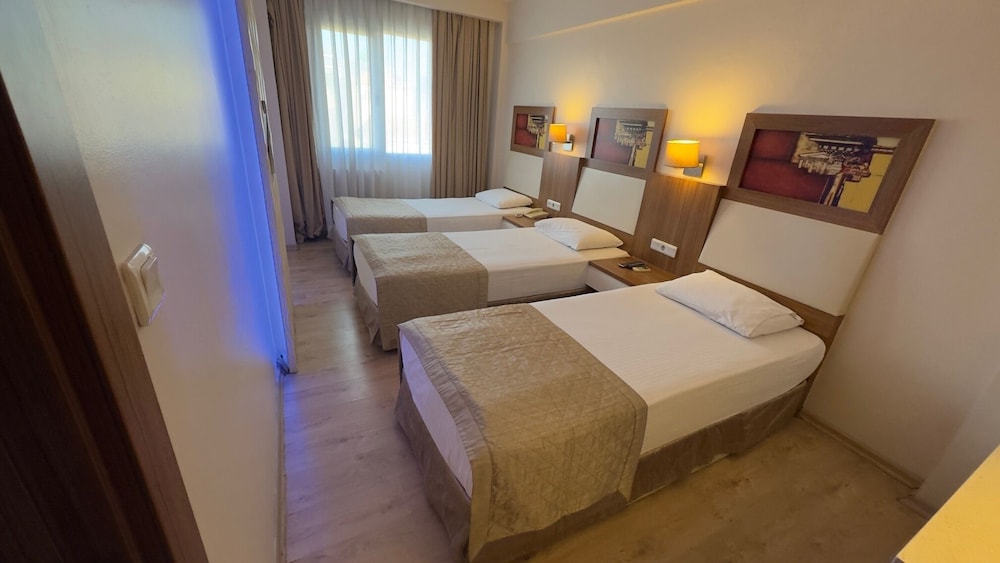 2 Bedrooms, Family, 5 Beds