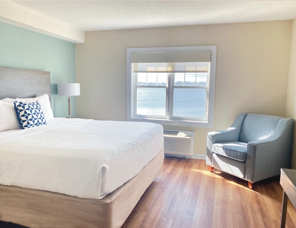 Suite, King Bed, Living Area, Suite Building