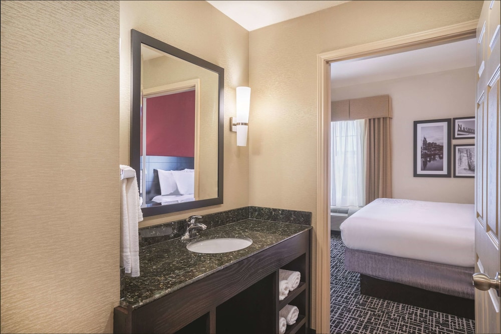 La Quinta Inn Suites Smyrna 10/45