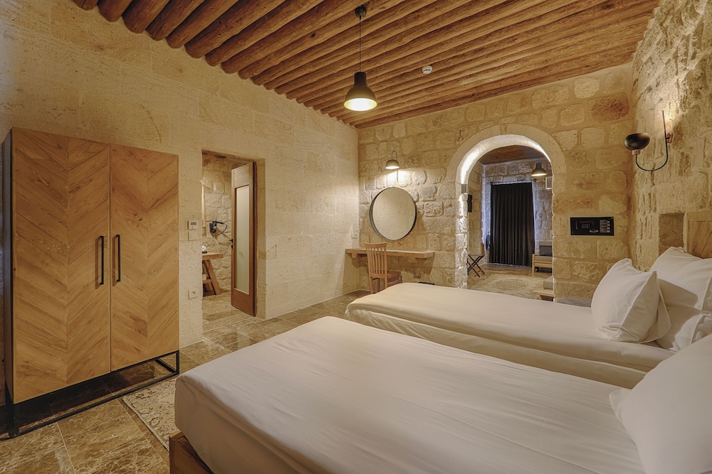 Solem Cave Suites 21/56