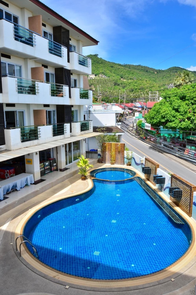 First Residence Hotel 46/48
