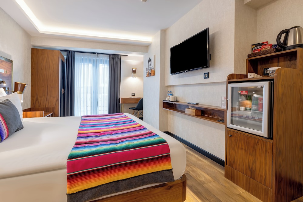 STANDARD, DOUBLE BED