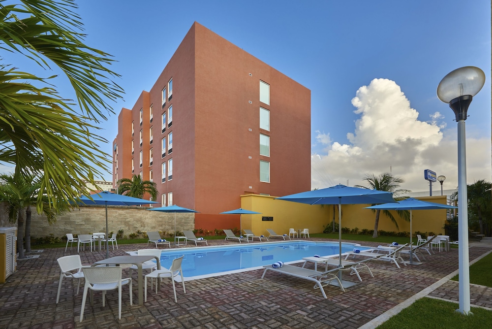 City Express Junior by Marriott Cancun 13/21