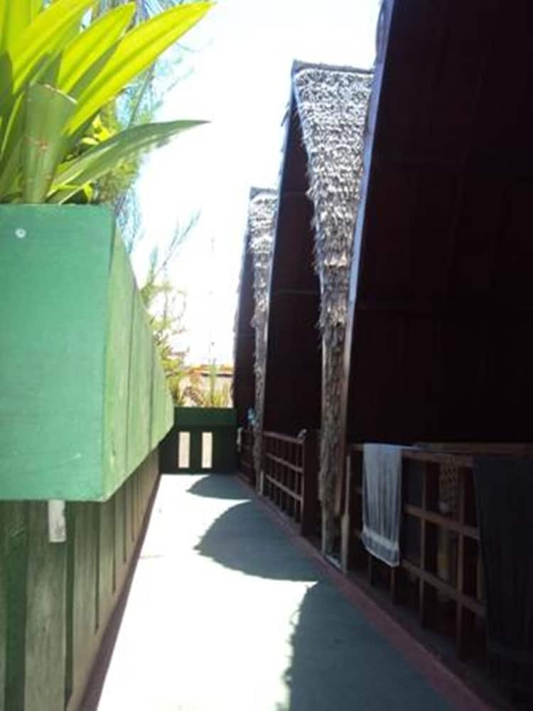 Banana Leaf Bungalows 20/23