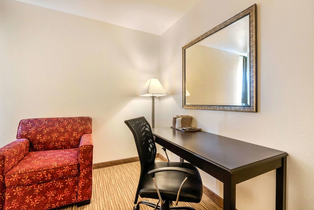 Quality Inn And Suites Limon 24/39