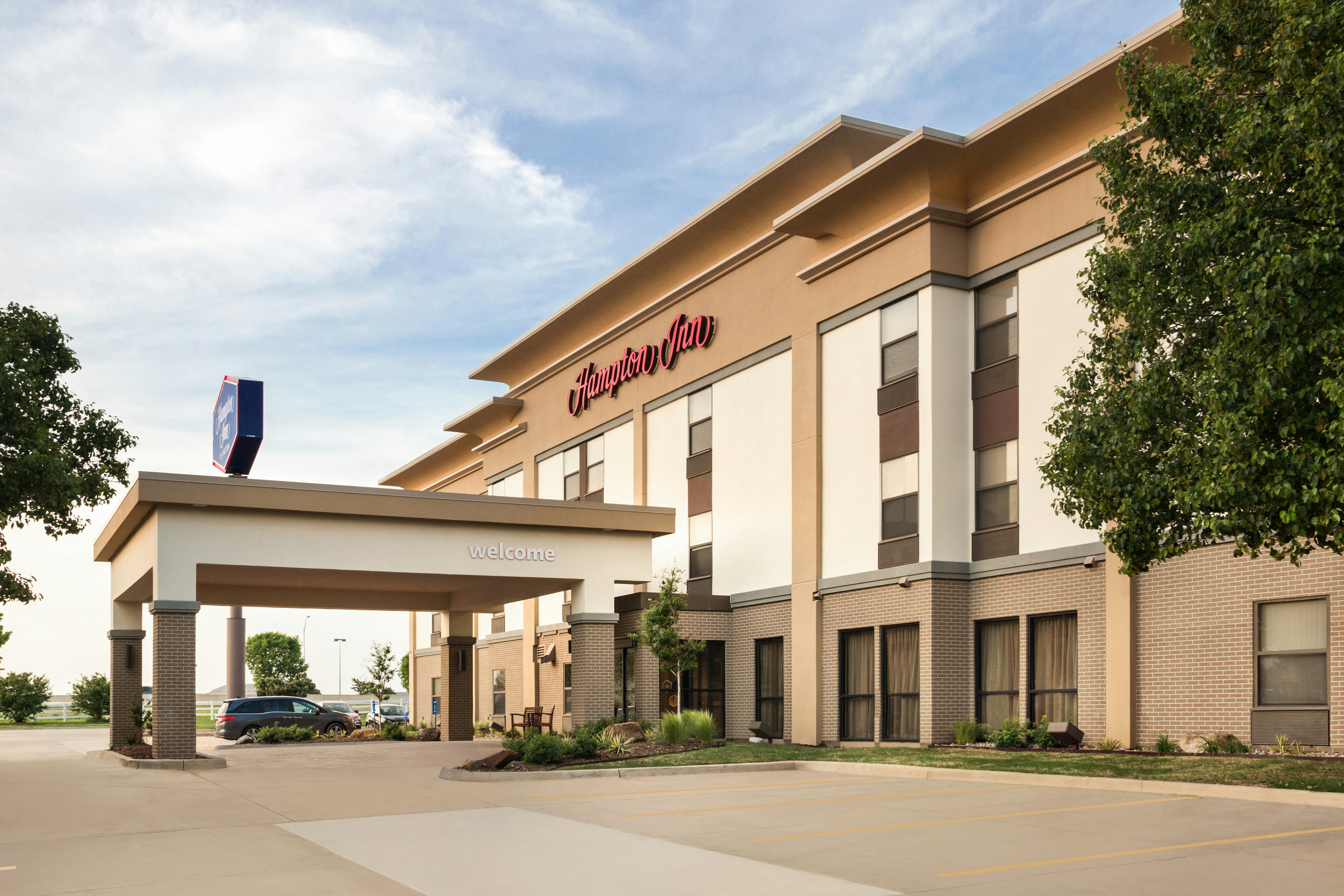 Hampton Inn Shawnee 40/42