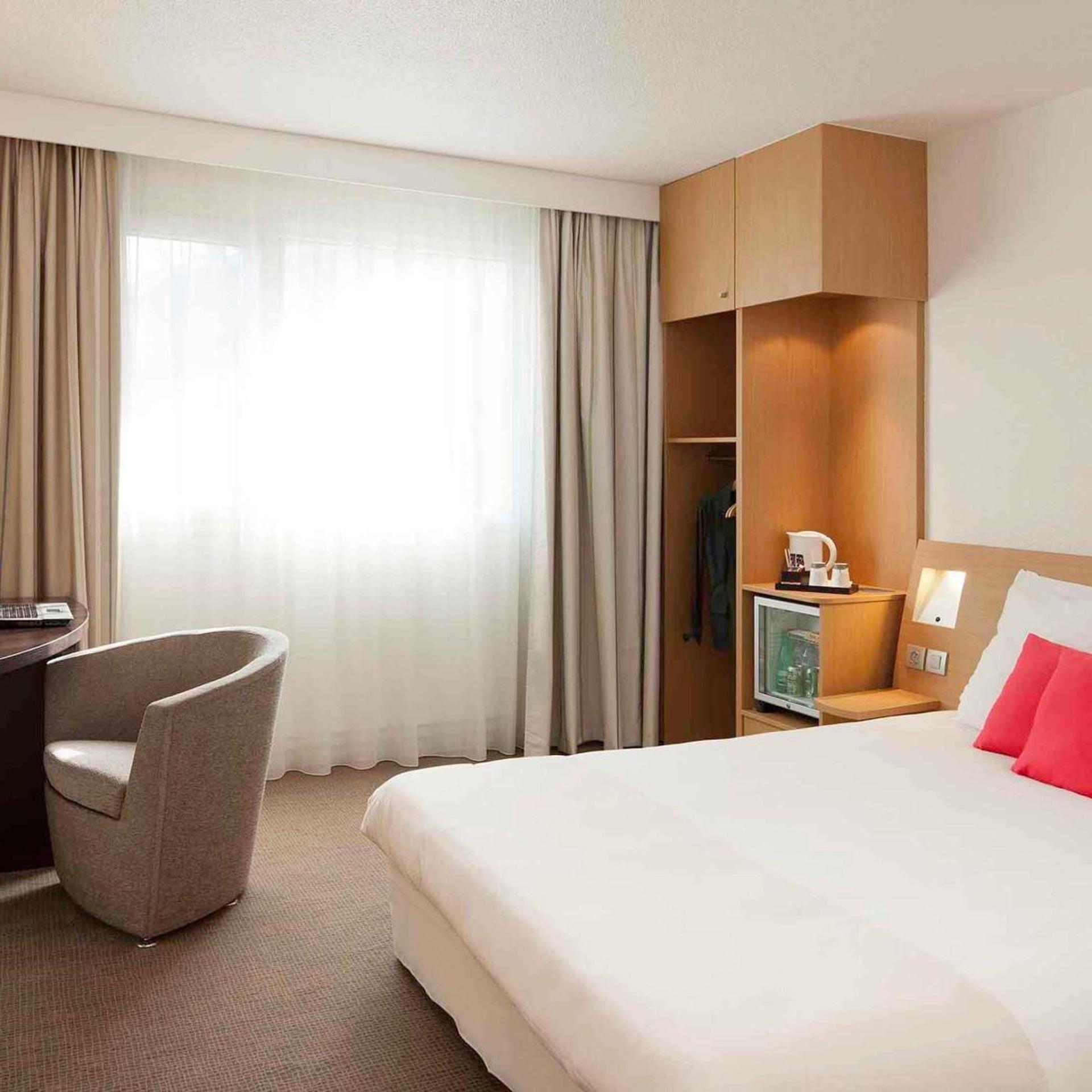 Classic, King Bed, Accessible