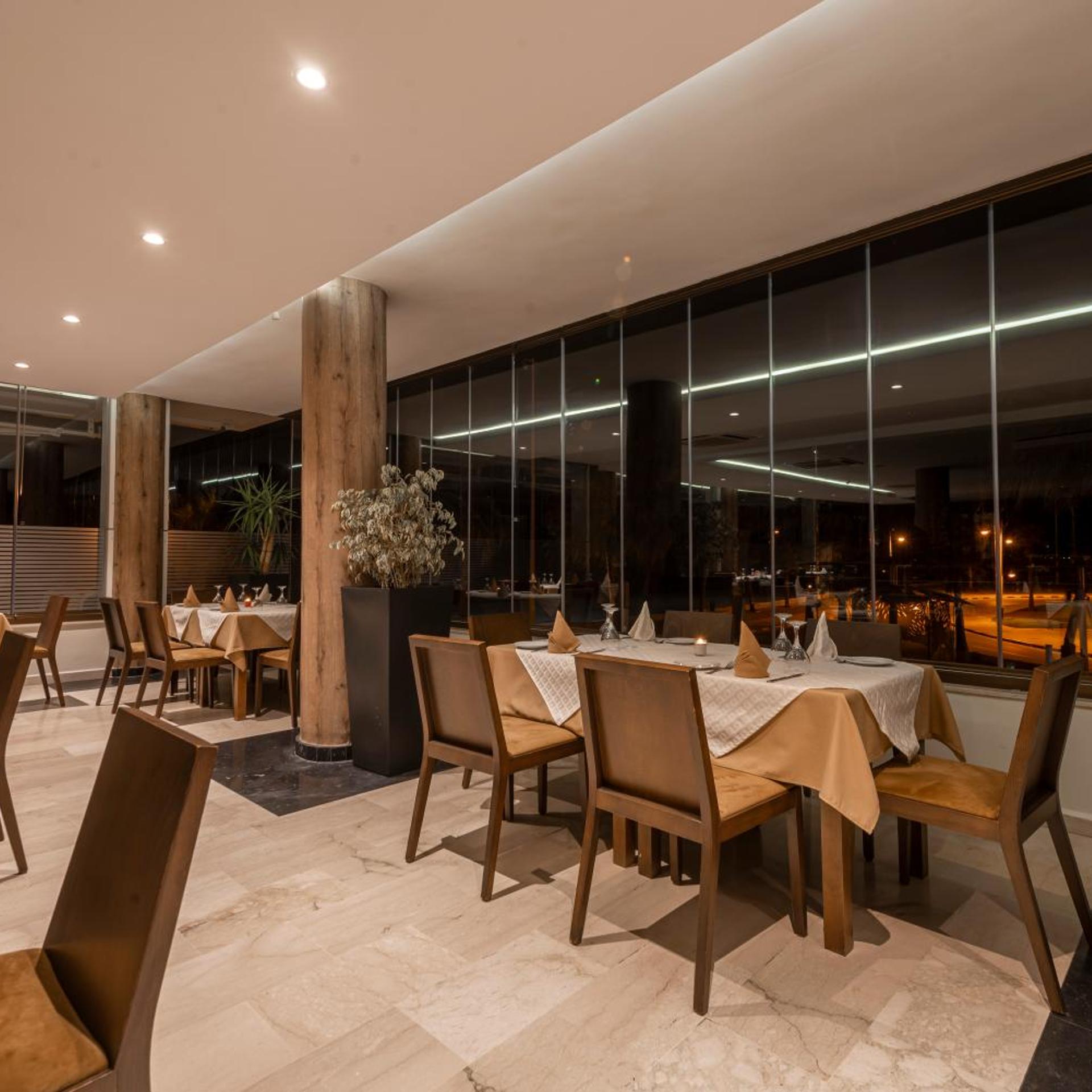 Omeya Suites Hotel 29/35