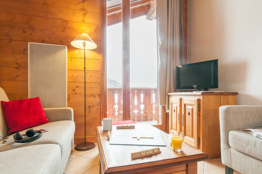 PREMIUM RESIDENCE LES FERMES DU SOLEIL 40/49