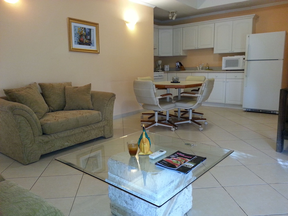 Le Chateau Ocean Villas 13/48