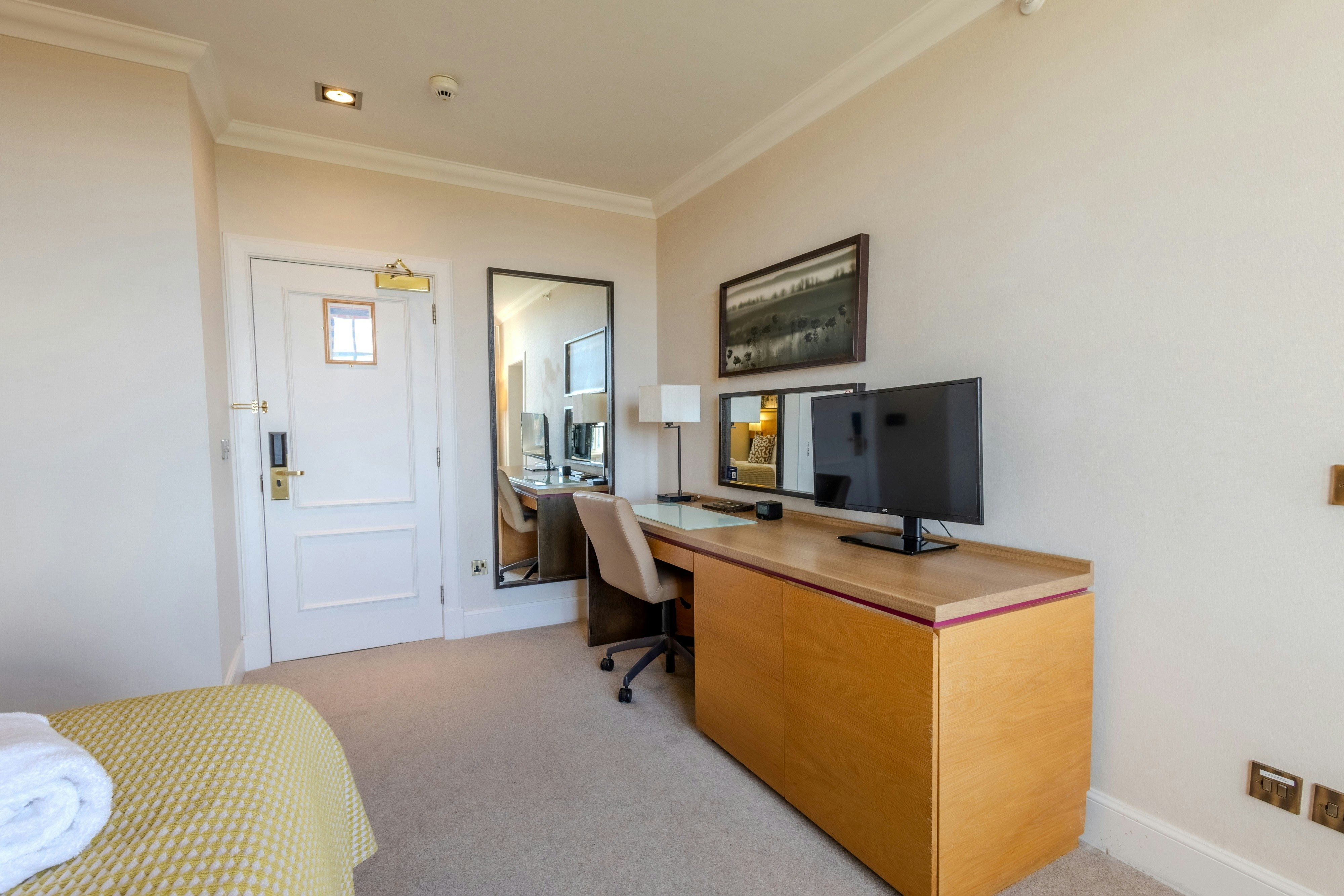 Lobby at DoubleTree by Hilton Dunblane Hydro, DUNBLANE