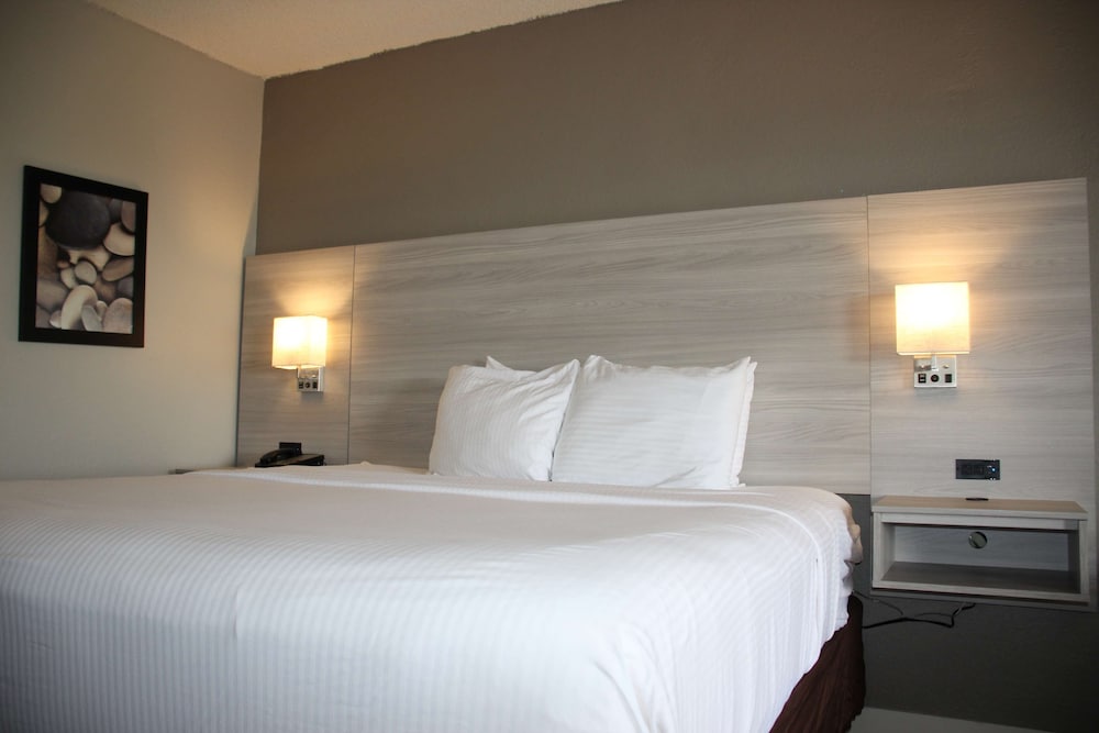 غرفة قياسية بسرير كينج بإطلالة على المدينة، Boca Suites Deerfield Beach, SureStay Collection by Best Western FL 3/4