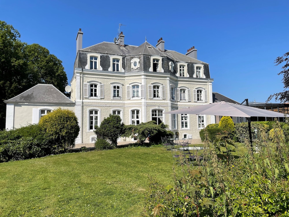Hotel Chateau Clery 31/37