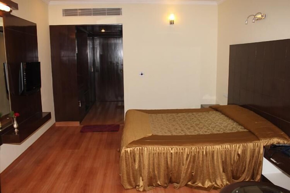 Vaibhav Hotel 30/46