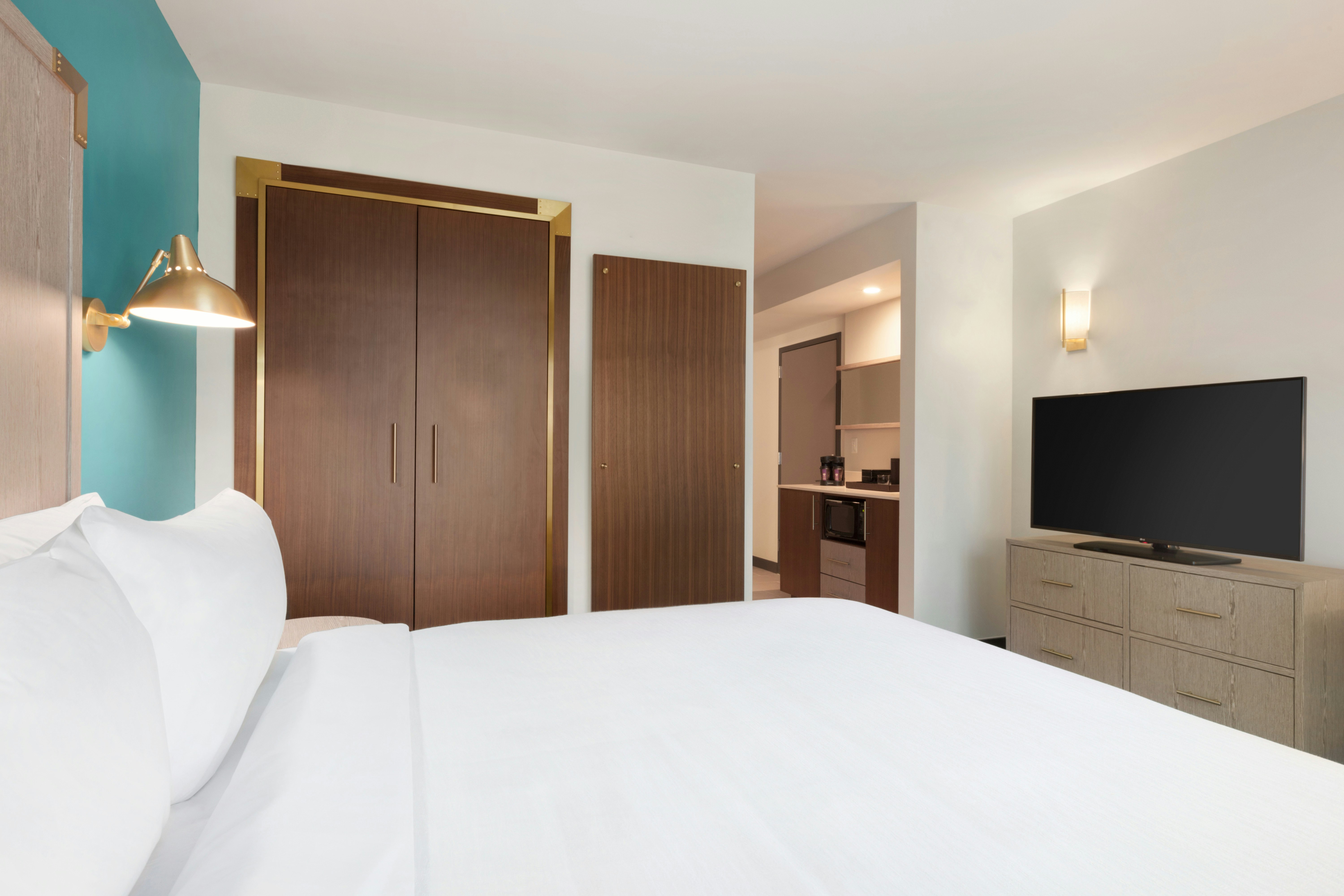 Premium, Suite, King Bed, Accessible