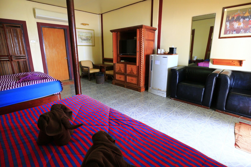 White Sand Beach Resort 25/74