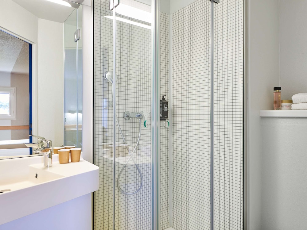 Ibis Budget Versailles Chateau Saint Cyr 37/40