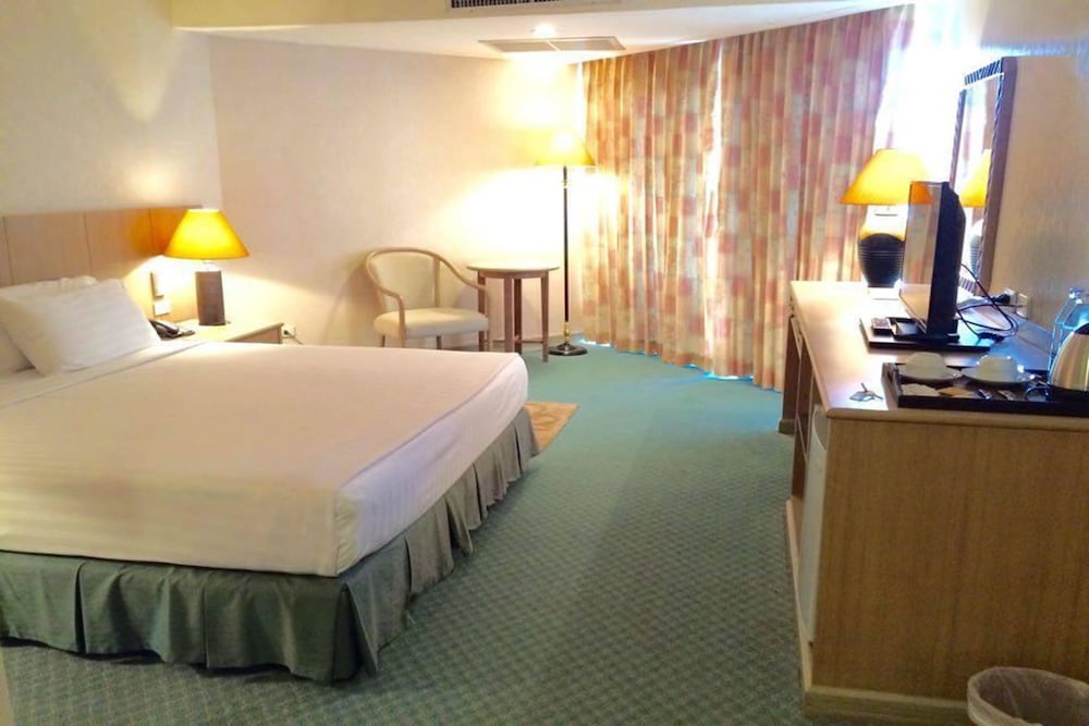 Khanom Golden Beach Hotel 15/59