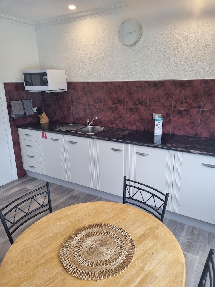 Georges Bay Apartments 1/50