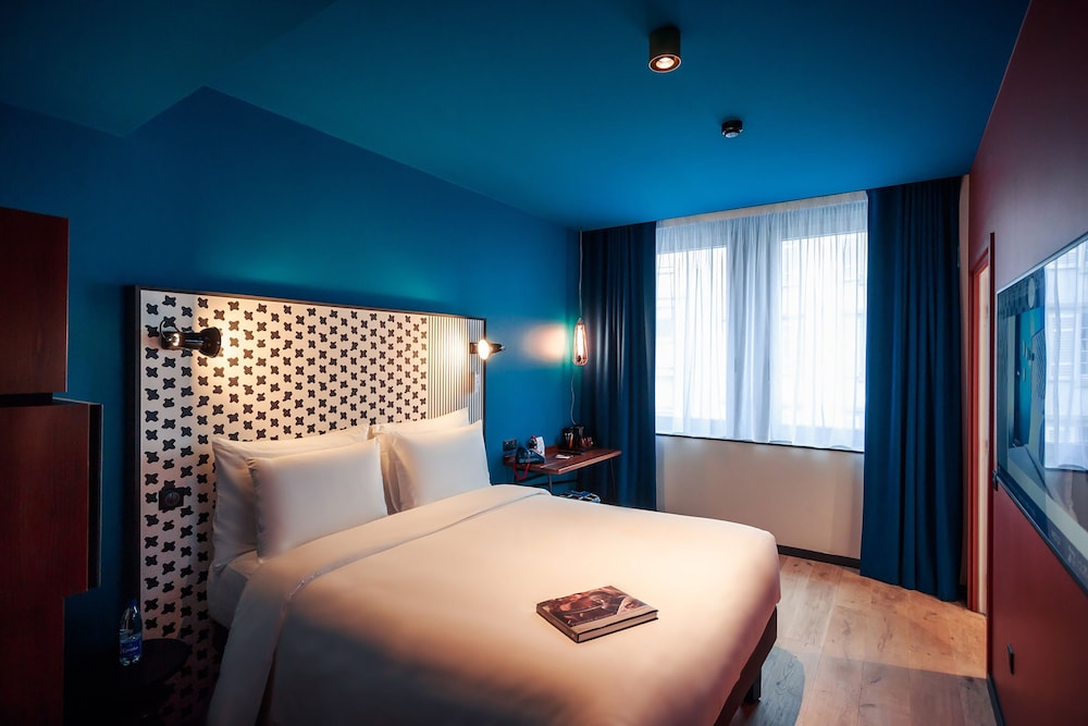 BOMA Easy Living Hotel 8/58
