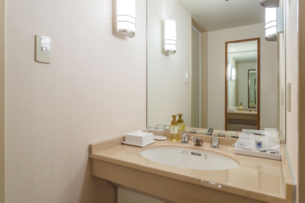 Hotel Grand Hills Shizuoka (ex Hotel Century Shizuoka) 34/36