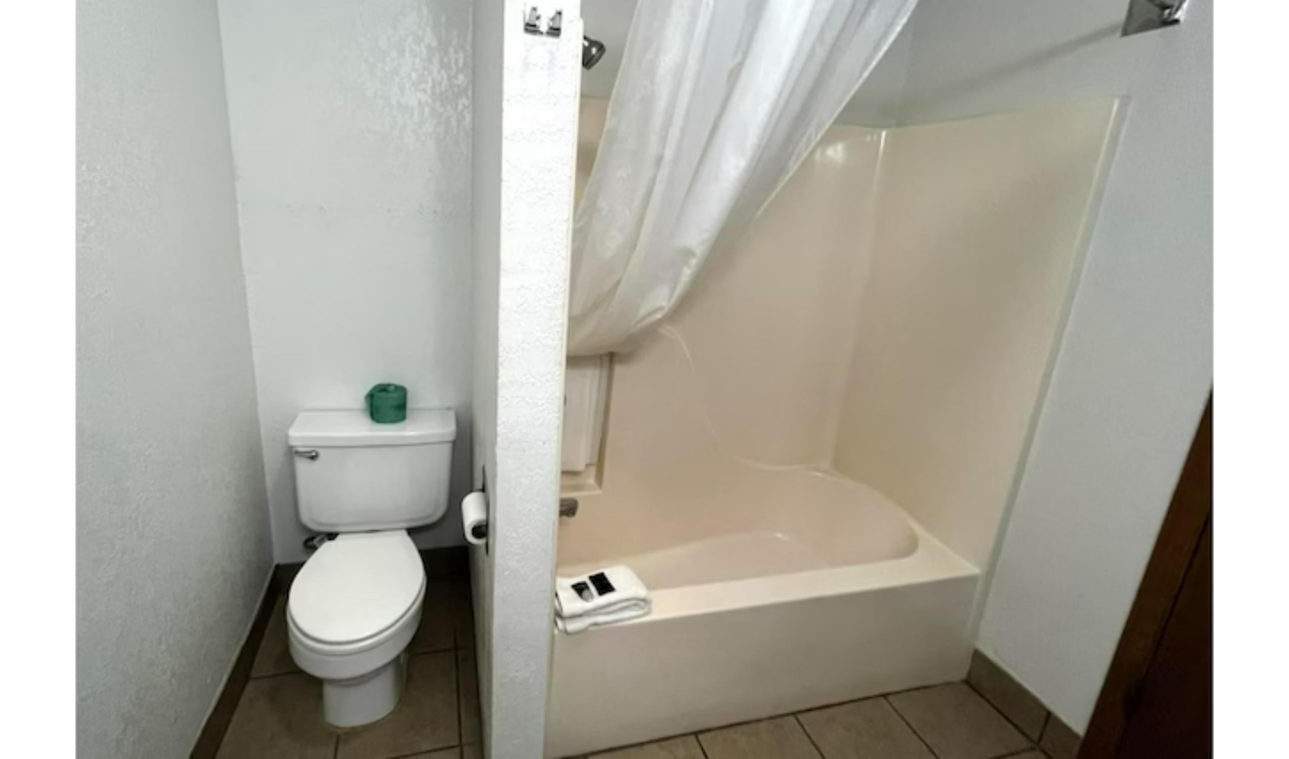 غرفة بسرير كينج لغير المدخنين، Residential Suites Warrensburg by Hotel O US 50 7/8