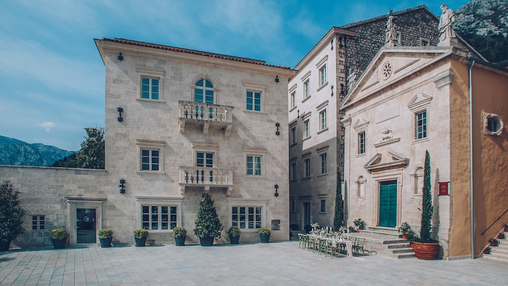 Heritage Grand Perast Hotel 6/50