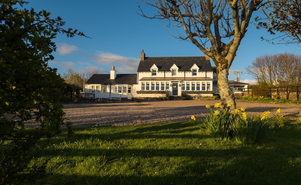 Summer Isles Hotel 40/50